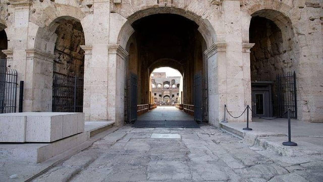 Rome Colosseum Arena and Roman Forum Exclusive Private Tour