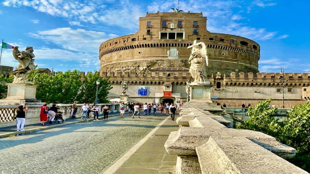 Civitavecchia to Rome VIP Tour & Transfers: Private Golf Cart Ride & Colosseum