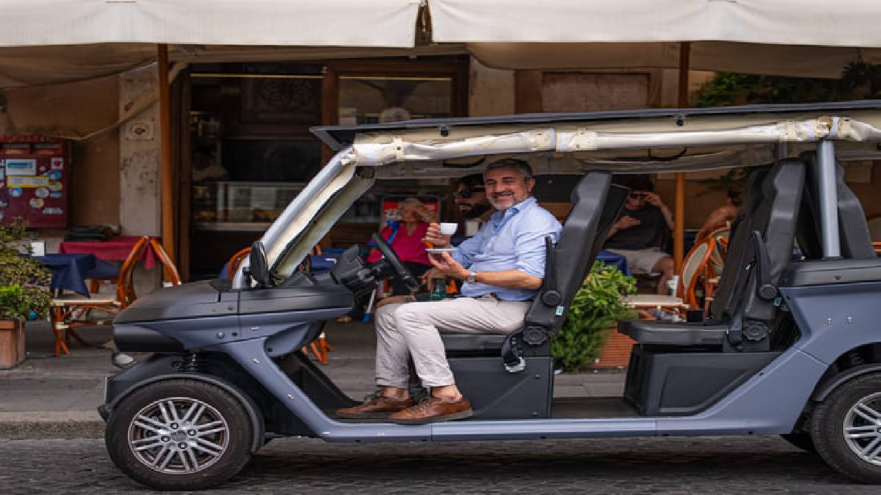 Civitavecchia to Rome VIP Tour & Transfers: Private Golf Cart Ride & Colosseum