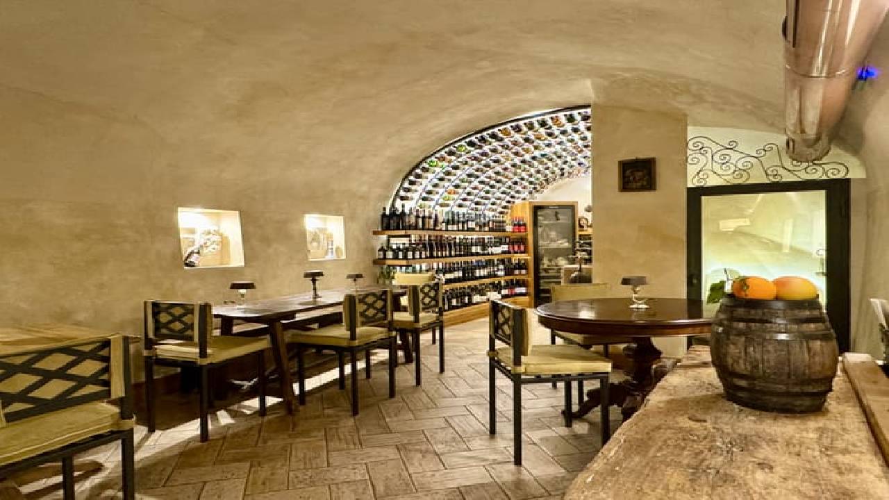 Rome Private Walking Tour and Traditional Food Tasting with Paired Wines