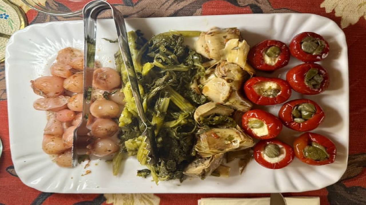 Rome Private Walking Tour and Traditional Food Tasting with Paired Wines