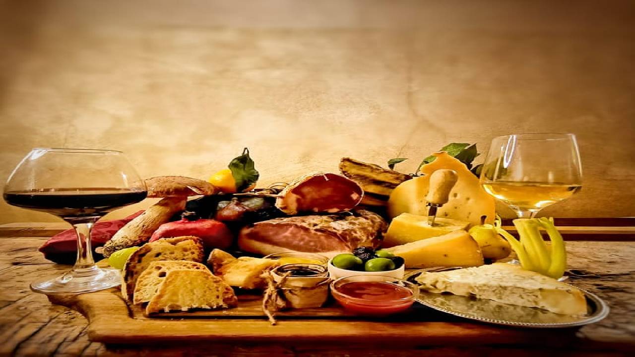 Rome Private Walking Tour and Traditional Food Tasting with Paired Wines