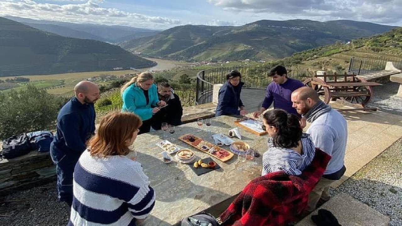 HIKING in the Douro Valley