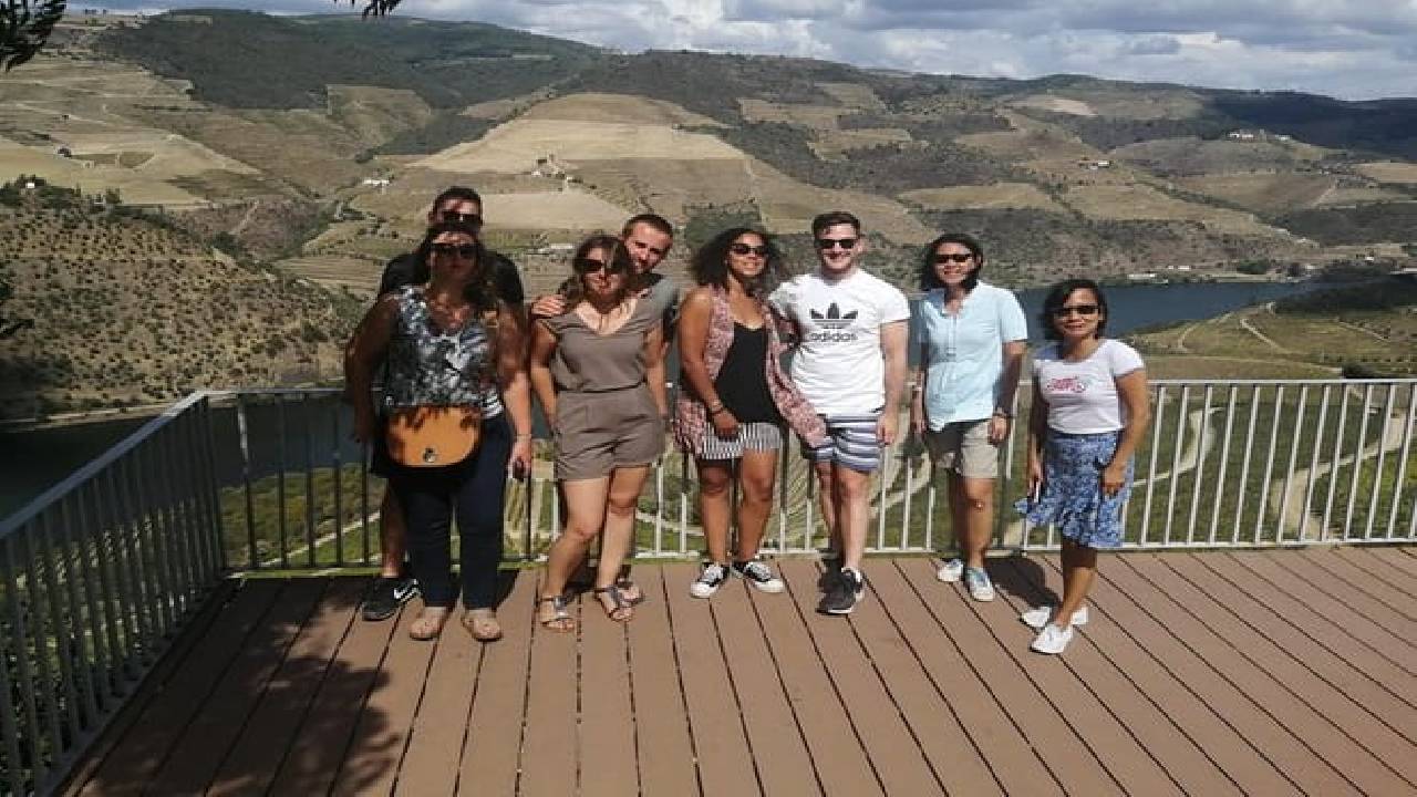 PRIVATE DOURO VALLEY: 2 boutique wineries, lunch & 1-h boat tour
