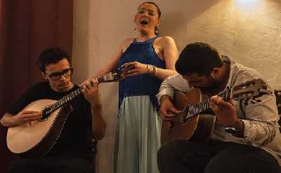 Lisbon: Dinner with Rising Stars of Fado