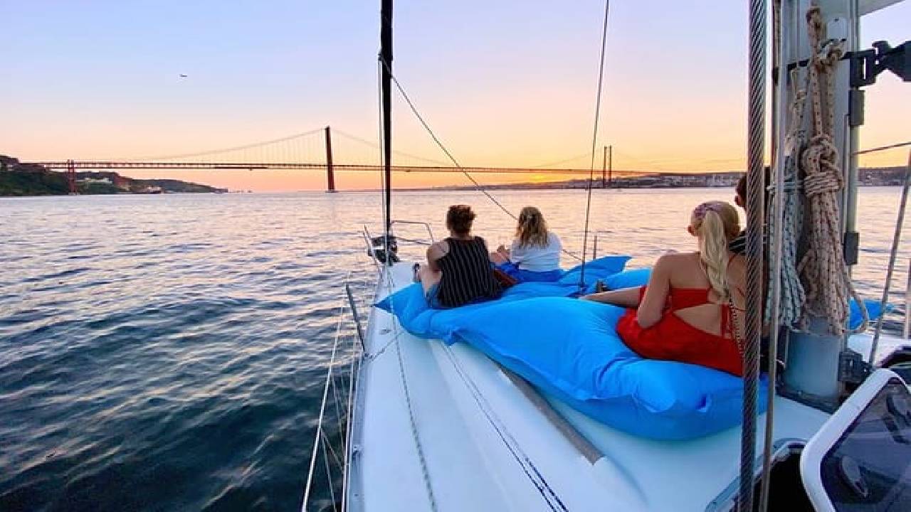 Discover Lisbon: Tagus River Sailing Tour