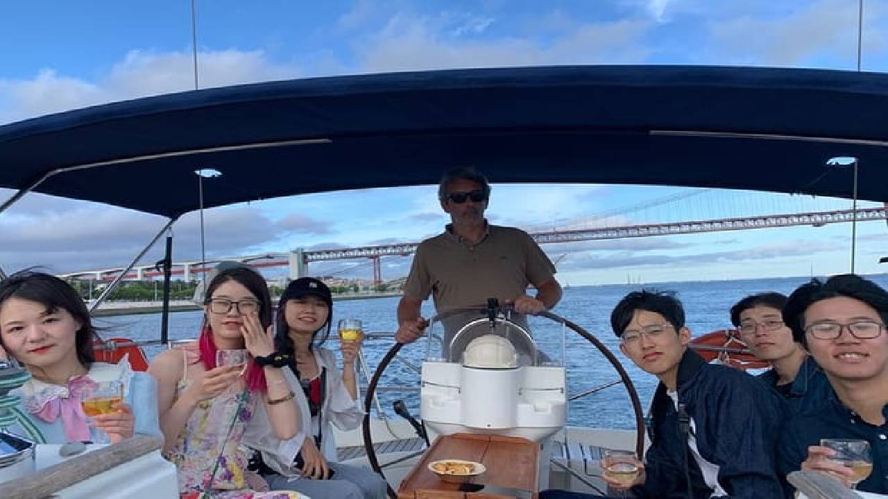 Discover Lisbon: Tagus River Sailing Tour