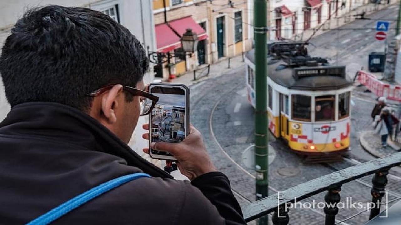 Lisbon Walking Tour with a Photographer - Morning Edition