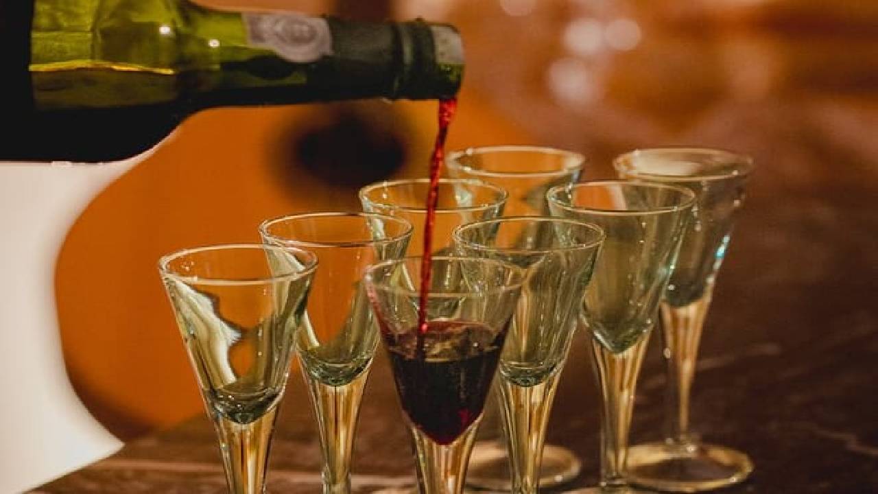 Lisbon: Fado Show With Wine and History