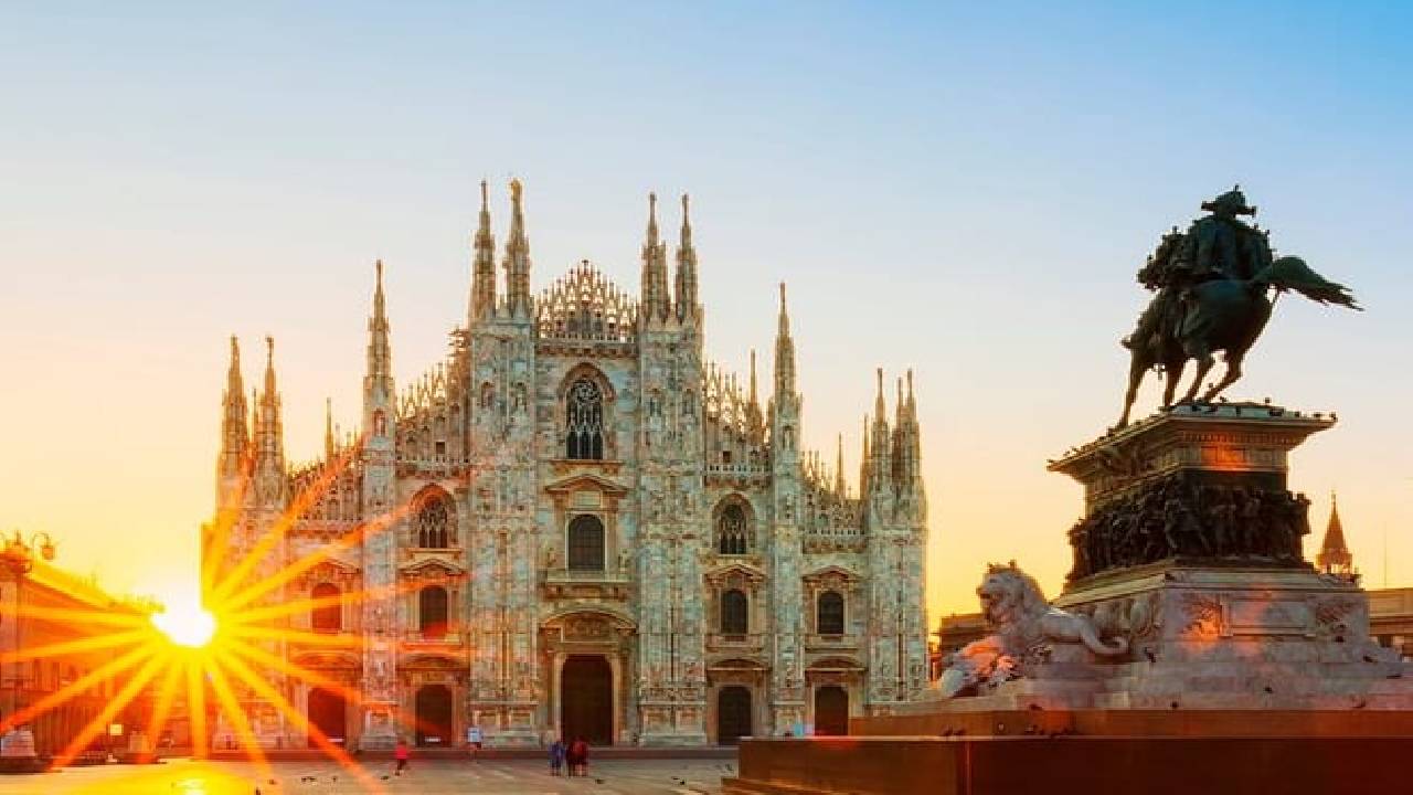 Milan Highlights Tour with Expert Guide – 2 Hours