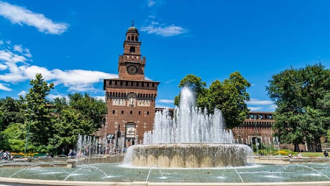 Milan Highlights Tour with Expert Guide – 2 Hours
