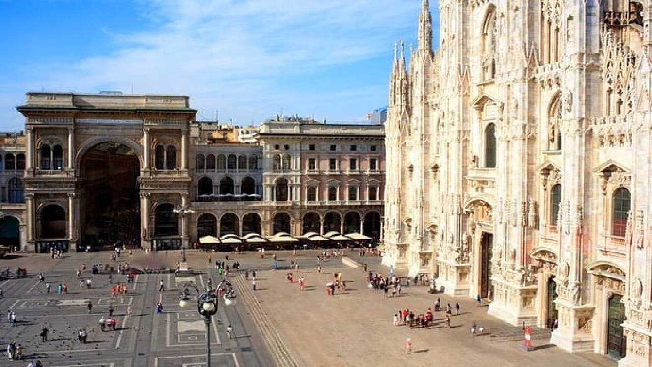 Milan: Best of Skip-the-Line Duomo Guided Tour Experience