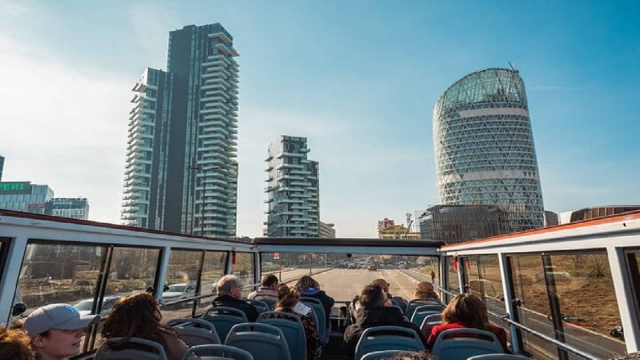 Milan: Best of Skip-the-Line Duomo Guided Tour Experience
