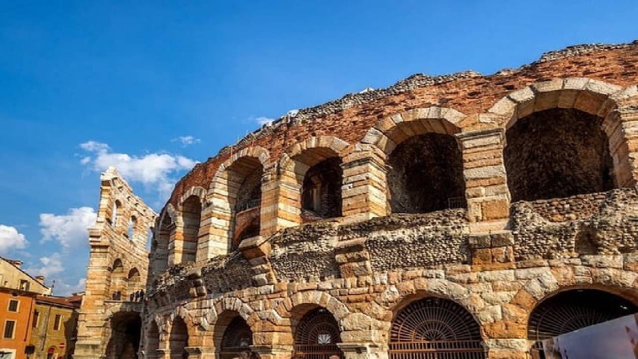 VIP Experience in Desenzano, Sirmione and Verona