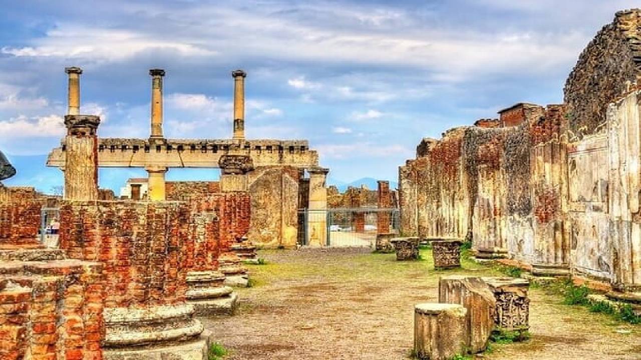 From Rome: Best of Pompeii Guided Tour and Sorrento Day Trip