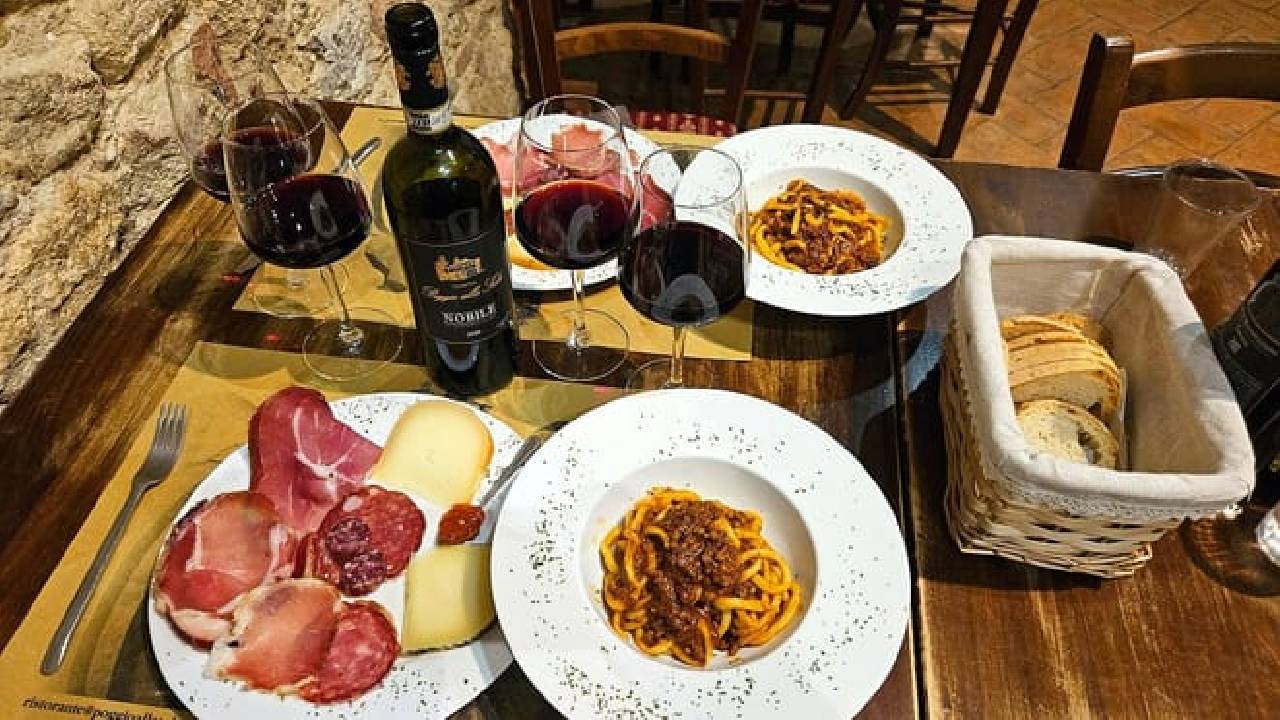 From Siena: Best of Tuscany Wines & Lunch in Montepulciano