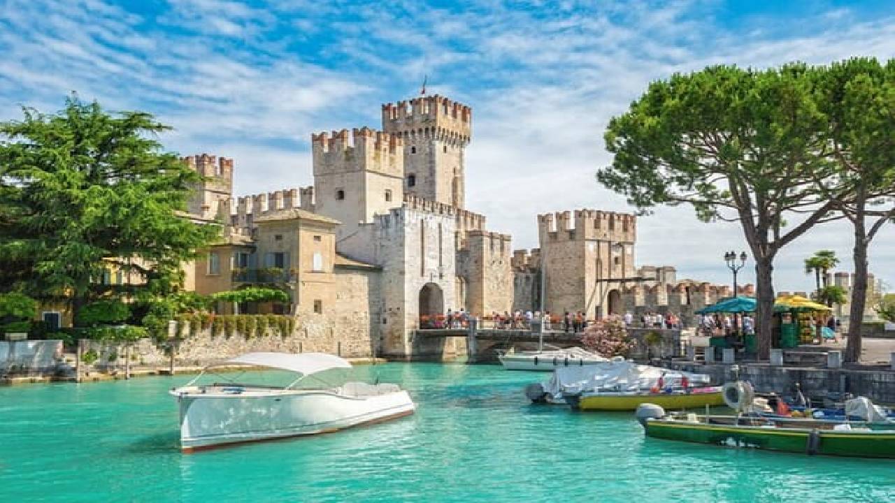 From Verona: Sirmione & Lake Garda with Boat Cruise & Spritz Tasting