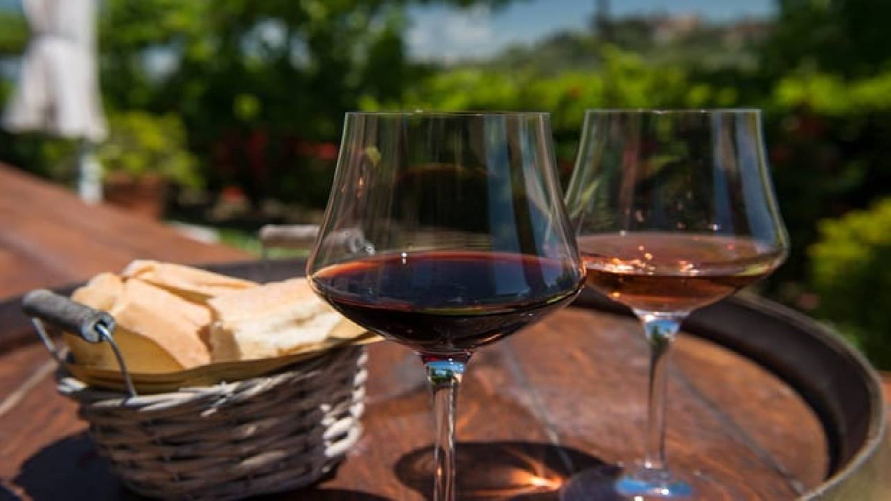 Tuscany Wines & Lunch: Montepulciano & Montalcino Experience