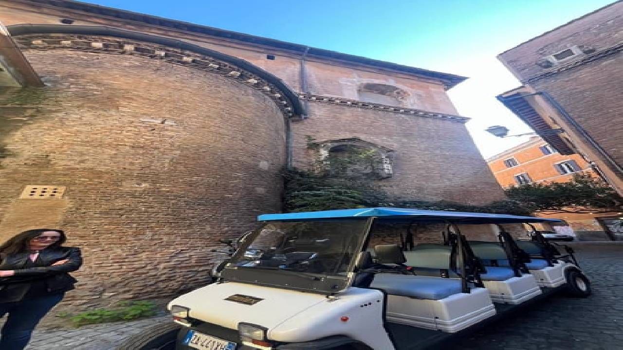 Explore Rome by Golf Cart