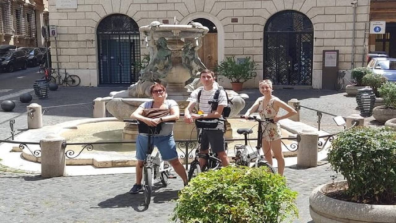 Rome Highlights by E-Bicycle Small group