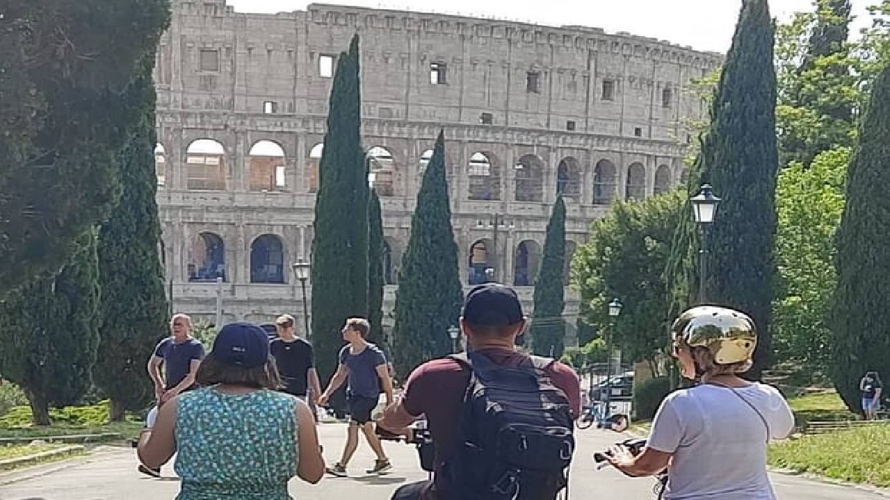 Rome Highlights by E-Bicycle Small group