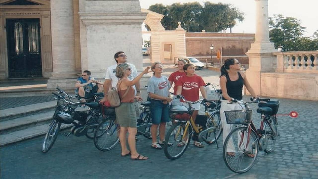 Rome Highlights by E-Bicycle Small group