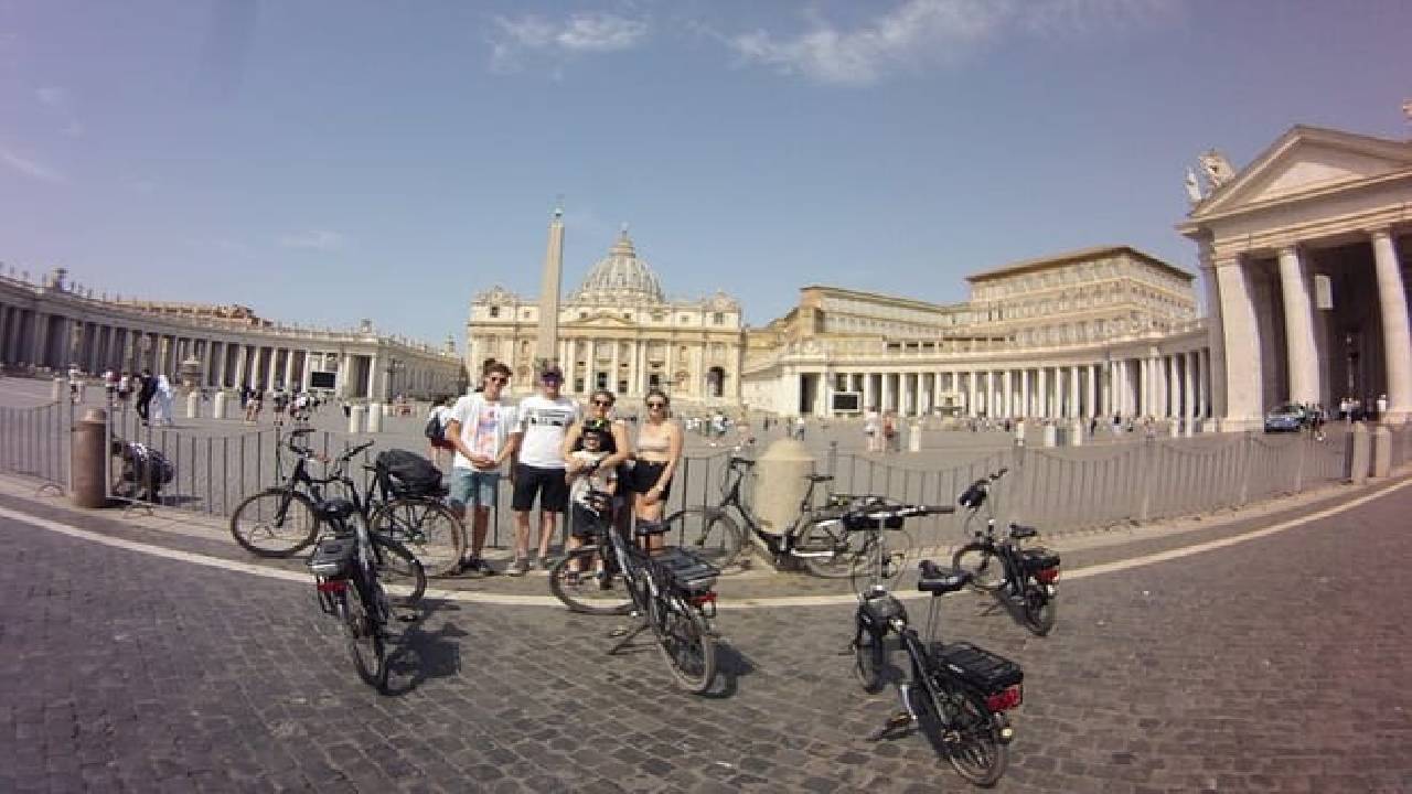 Rome Highlights by E-Bicycle Small group