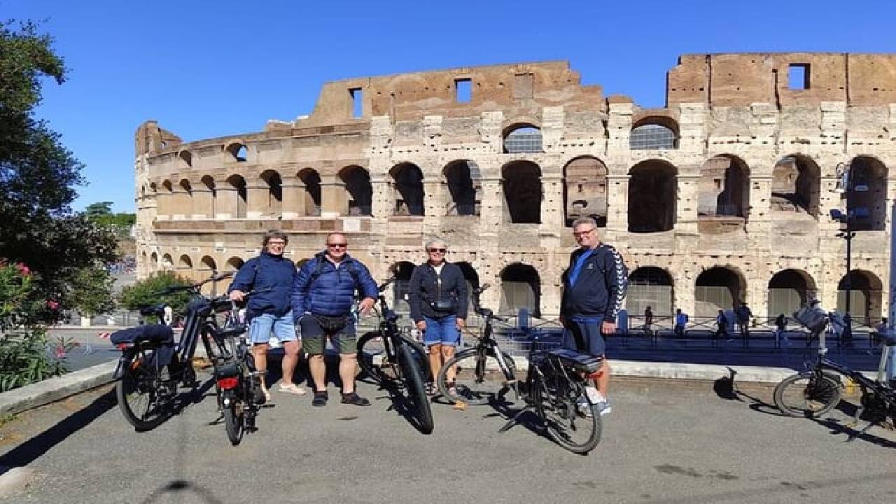 Rome Highlights by E-Bicycle Small group