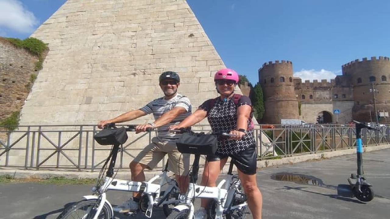 Rome Highlights by E-Bicycle Small group