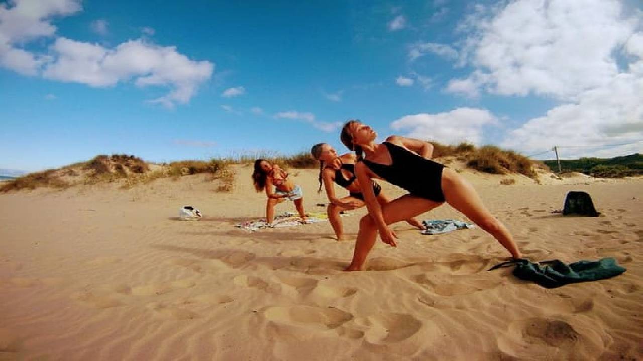 Costa da Caparica Surf and Yoga from Lisbon