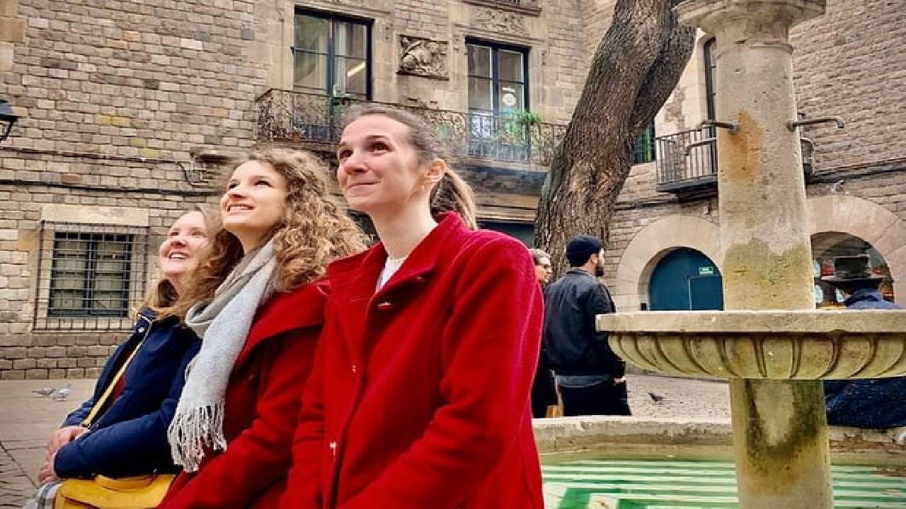 Ramblas, Old Town, Gothic and Gaudi Architecture Walking Tour