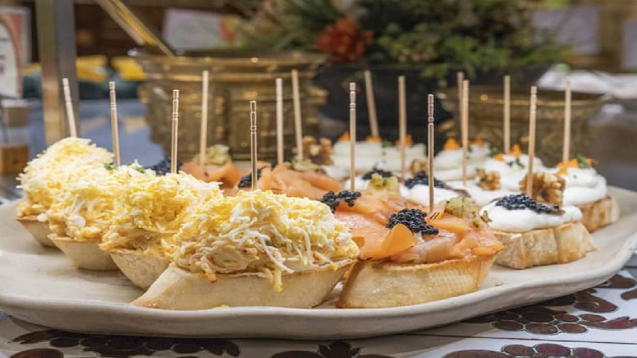 Flamenco Show with drink or tapas or dinner included at Tablao Cordobes in La Rambla Barcelona