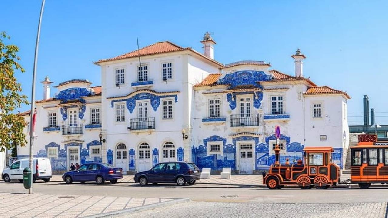 Aveiro Small-Group: Half Day Tour with Boat Ride