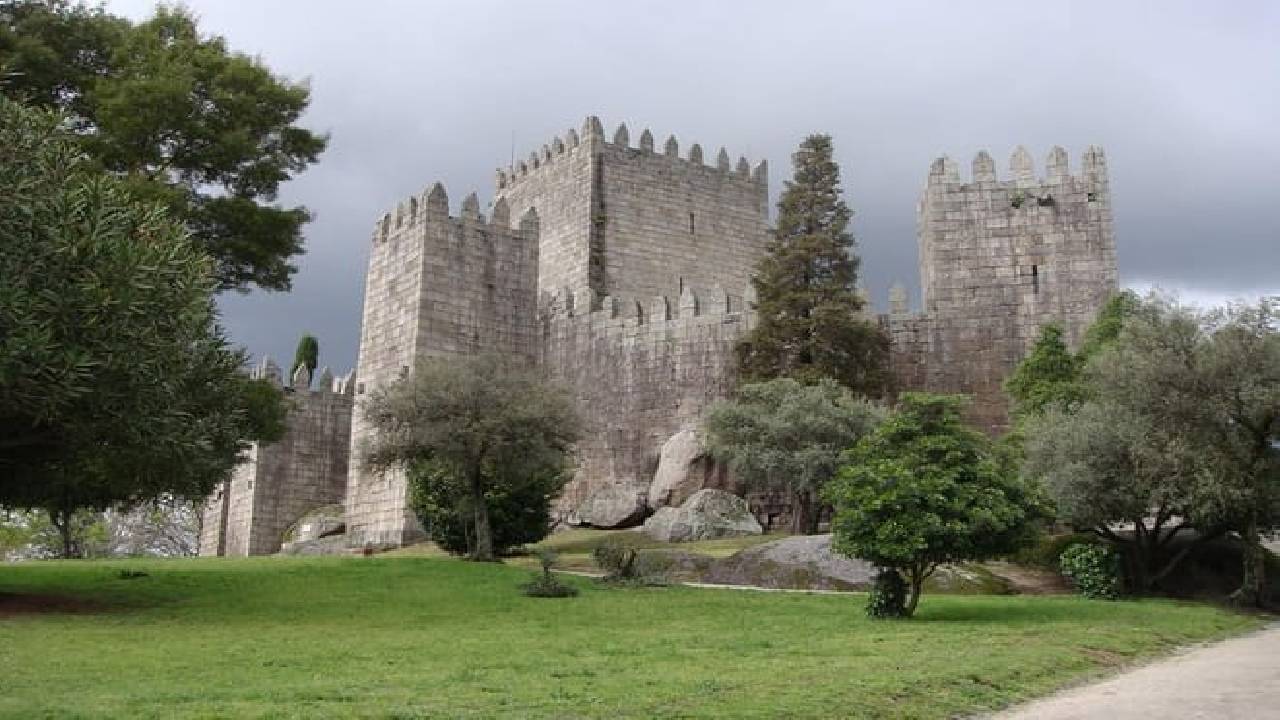 Braga and Guimarães with Lunch Included - Small Group - Full Day