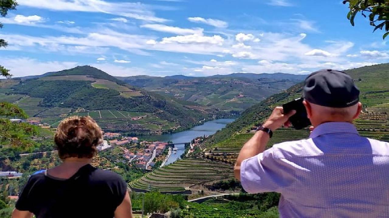 Wine Venture and Boat Trip in Douro Valley from Porto