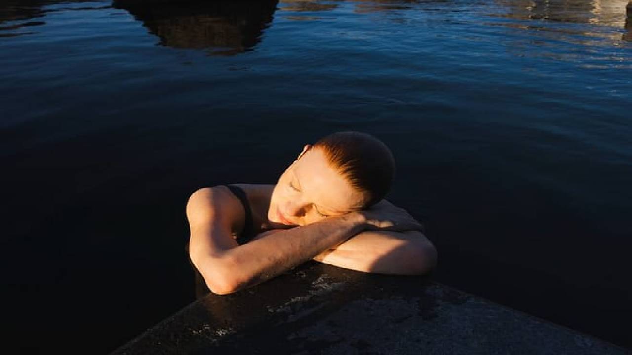 Hvammsvik Hot Springs Round Trip with ENTRY FEE & 2h Driver Wait