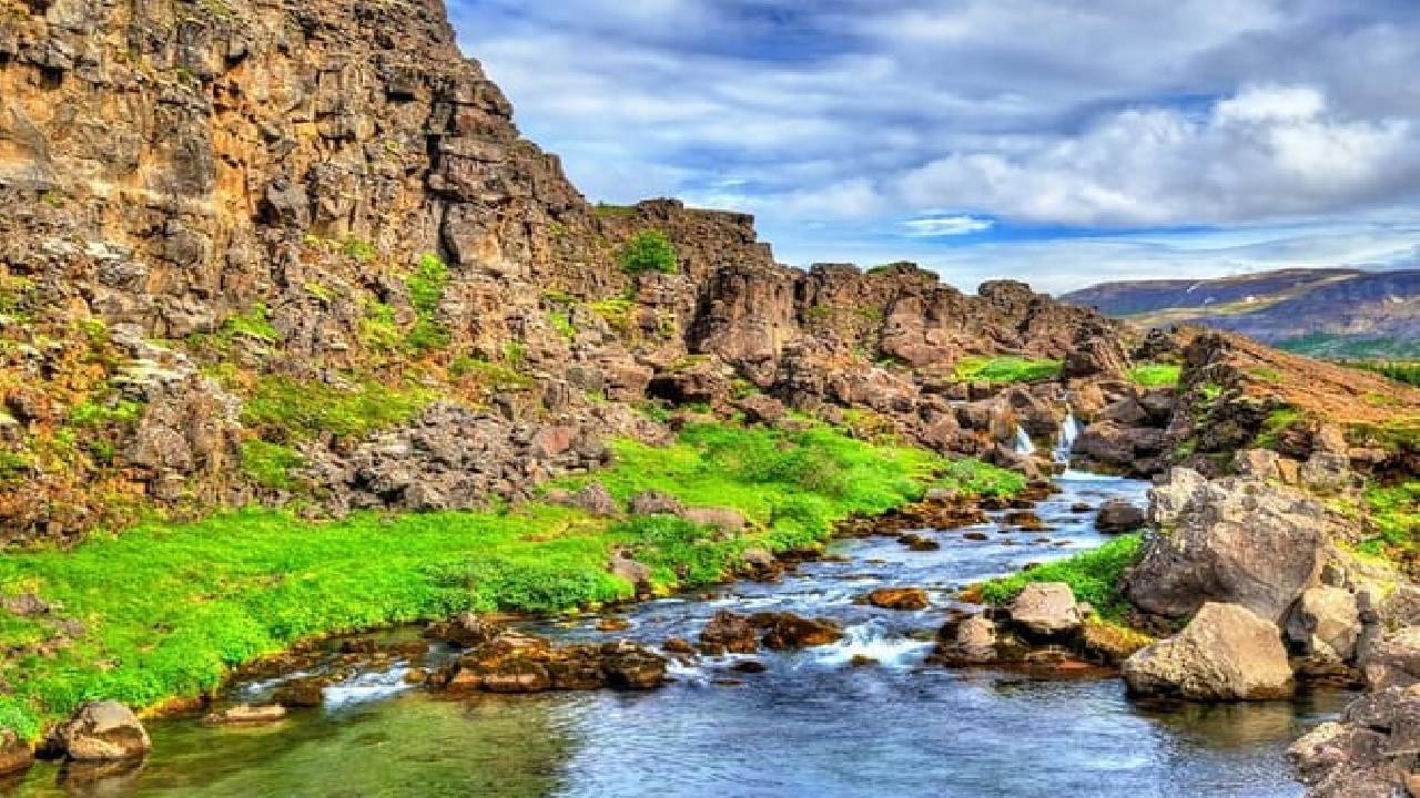 Private Golden Circle Welcome Tour with Keflavik Airport Pickup