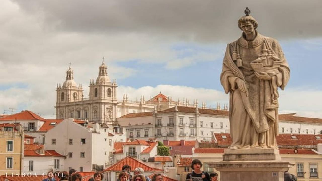 Special Guided Tour of Tuk Tuk Lisbon Historic 2 Hours