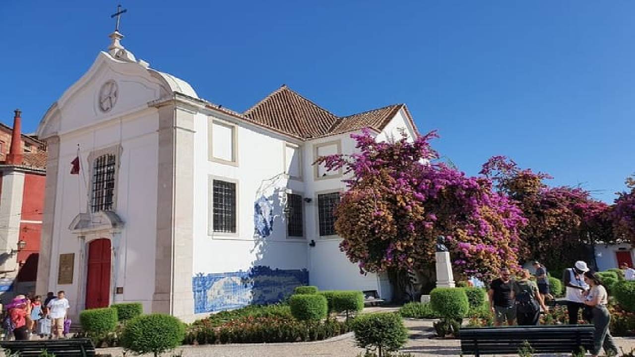 Special Guided Tour of Tuk Tuk Lisbon Historic 2 Hours