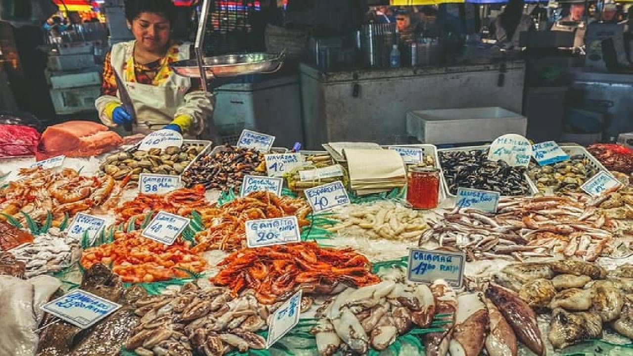 Alternative Barcelona - Raval Quarter Private Walking Tour 