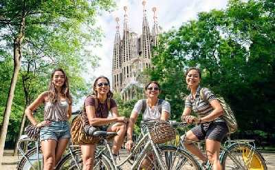 Barcelona Private Bike/eBike Tour & Sagrada Familia Tickets
