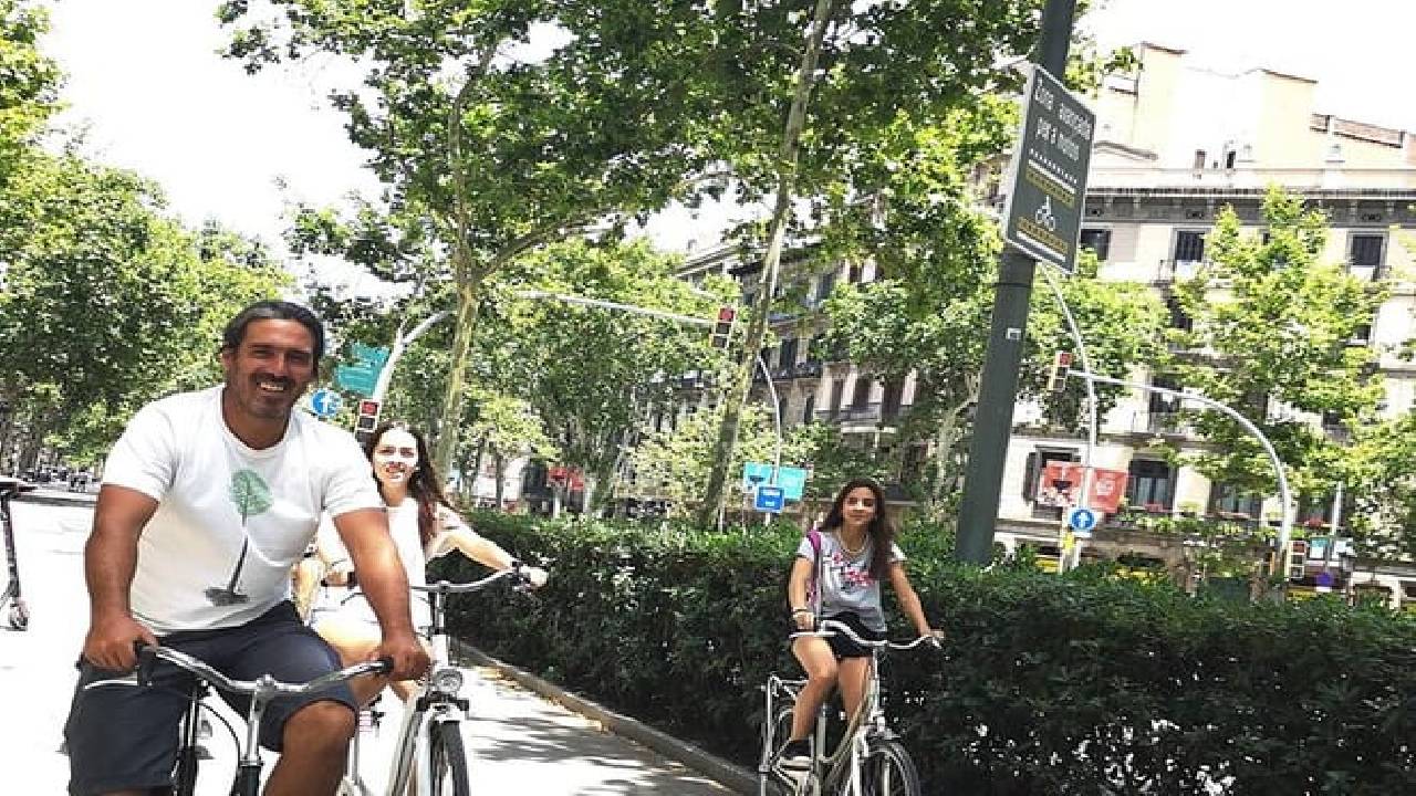 Barcelona Private Bike/eBike Tour & Sagrada Familia Tickets