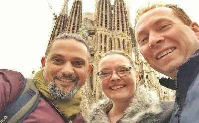 Food & Drink Tasting Private Tour & Sagrada Familia Skip the Line