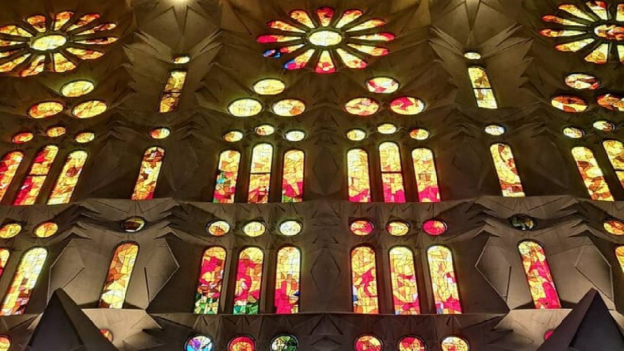 Food & Drink Tasting Private Tour & Sagrada Familia Skip the Line