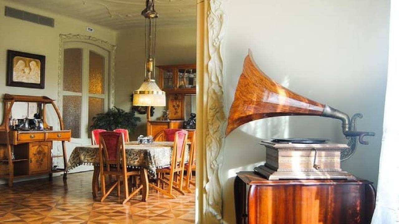 Gaudi houses Private Tour: La Pedrera & Casa Vicens Skip-the-Line