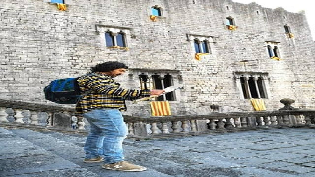 Girona, Medieval Villages & Lunch with Lake Views from Barcelona