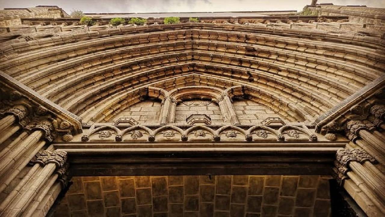 Kickstart Barcelona Private Tour. City Highlights for newcomers