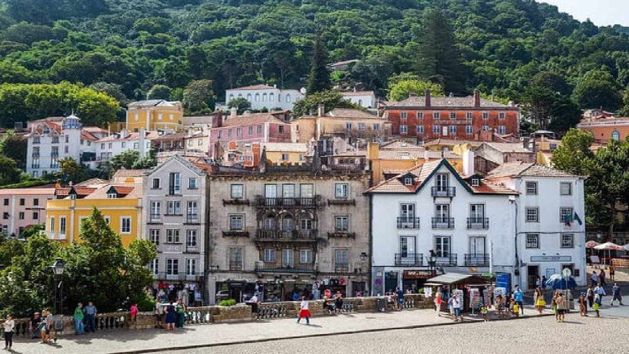Sintra, Cascais & Estoril Private Tour - Palaces Tickets & Lunch