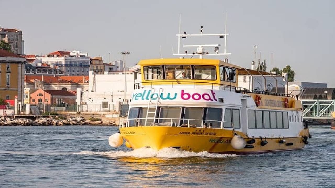 Food & Drink Private Tour in Lisbon & Cacilhas w/ Ferry Included