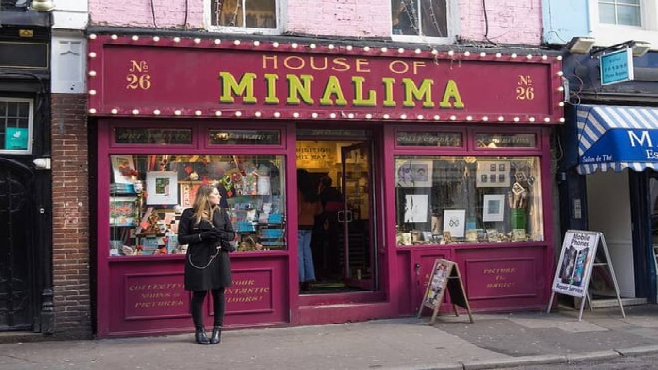 London Private Walking Tour: Notting Hill, Highlights & Markets 